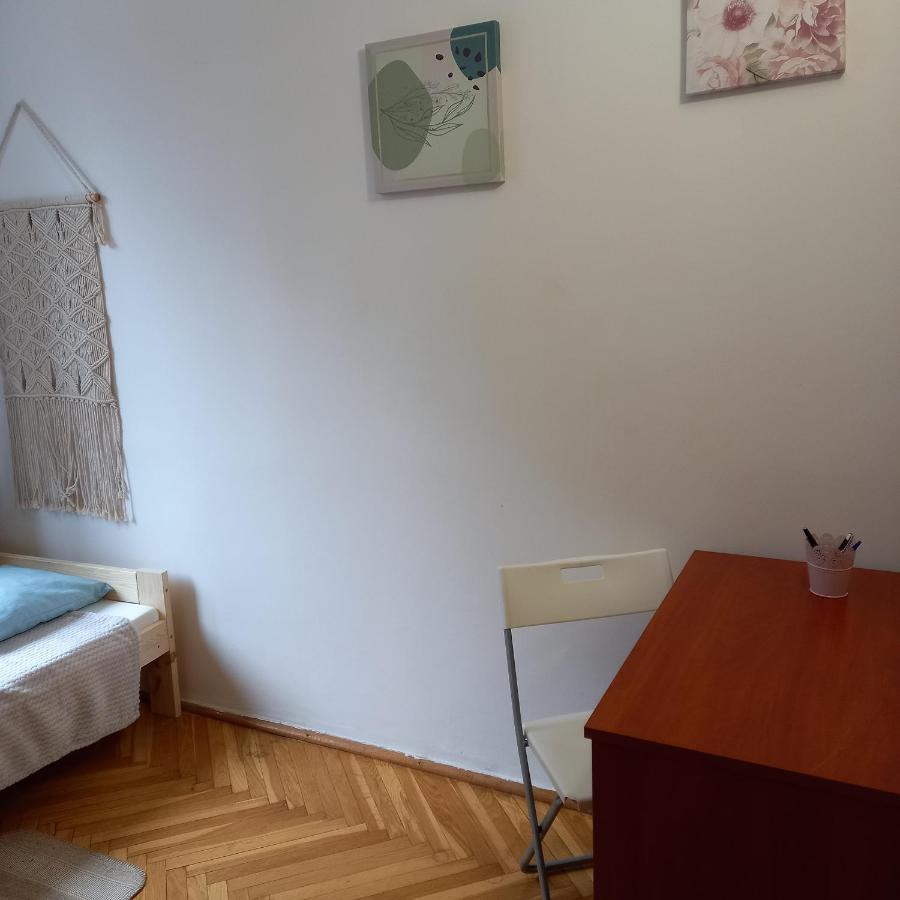 Regem Pokoje Zlota Warschau Exterior foto